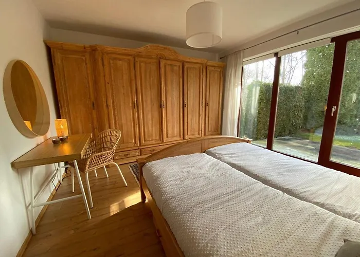 Appartement Ferienwohnung-kapitaen-hook-mit-sonnenterrasse-garten-zwischen-strand-wald-wiese-auf-ruegen Gustow (Vorpommern-Rugen)