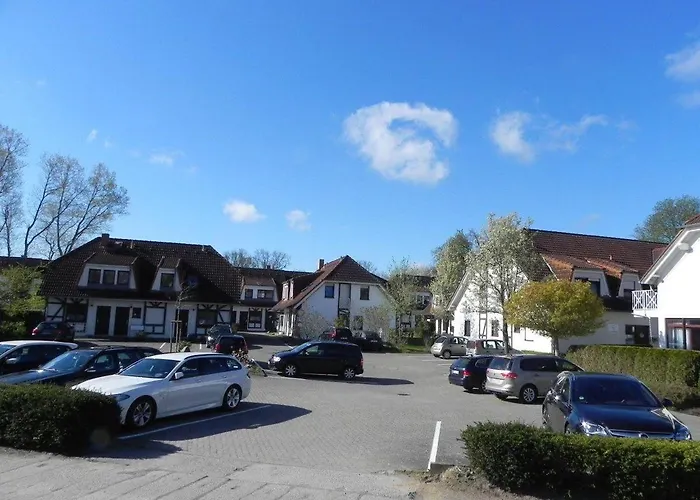 Appartement Ferienwohnung-kapitaen-hook-mit-sonnenterrasse-garten-zwischen-strand-wald-wiese-auf-ruegen Gustow (Vorpommern-Rugen)